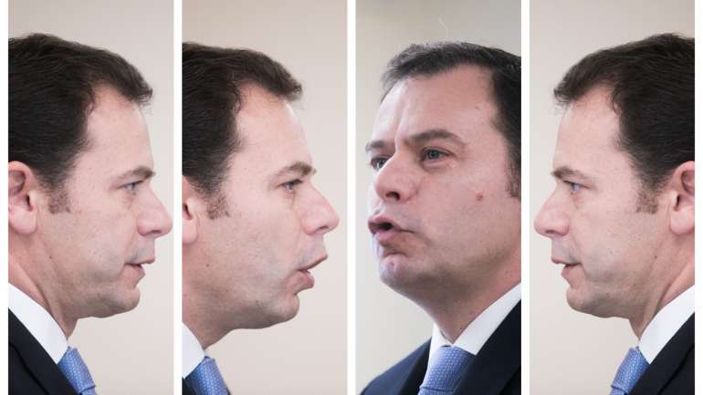 Luís Montenegro desafiou Rui Rio para convocar diretas no PSD numa declaração à imprensa no CCB. JOÃO PORFÍRIO/OBSERVADOR